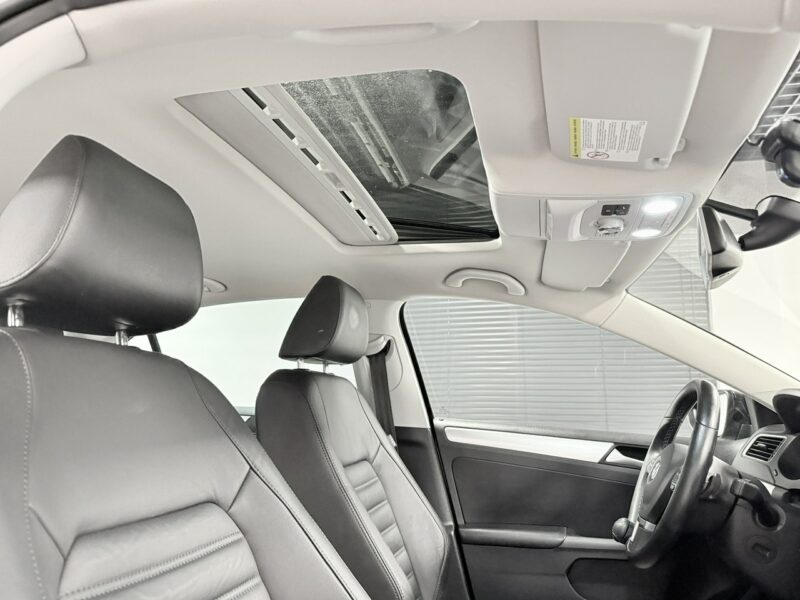 Volkswagen Jetta 1.4 TSI 150KM*DSG*BOSE*Navi*BiXenon*HIGHLINE*Klimatronic*Kamer*Łopatki A6 (2010-)