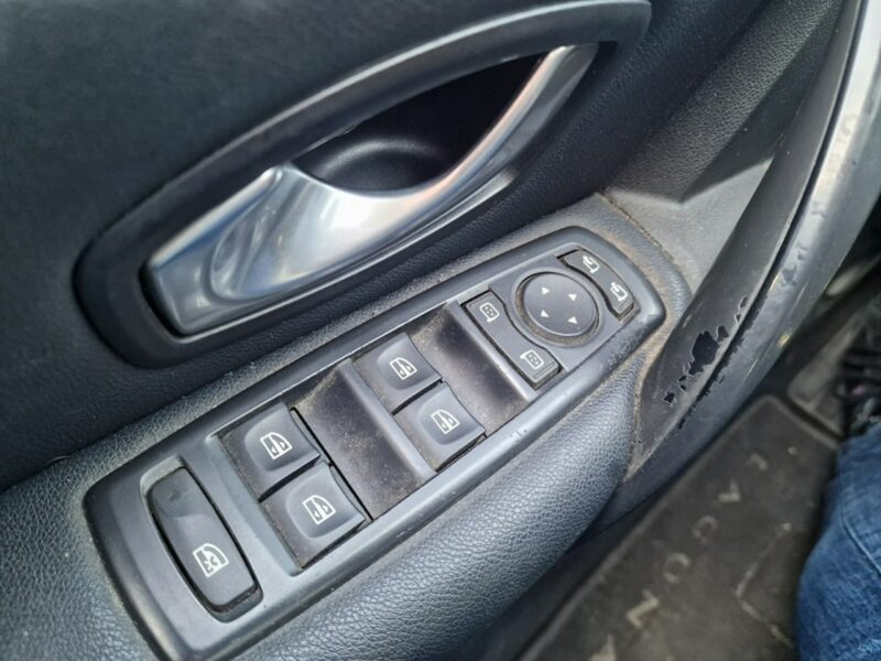 Renault Laguna 2.0 DCI 150 KM, Panorama, Nawigacja, Bluetooth, Klimatyzacja, Isofix III (2007-)
