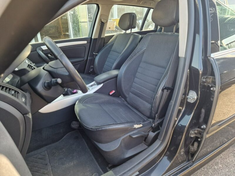 Renault Laguna 2.0 DCI 150 KM, Panorama, Nawigacja, Bluetooth, Klimatyzacja, Isofix III (2007-)