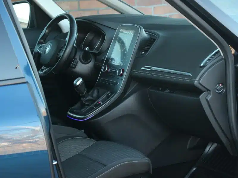 Renault Grand Scenic Radar*Navi*AsysToru*Blis*Kamera*Pdc360*TempACC*Komp*FullLed*GwarVGS III (2016-2021)