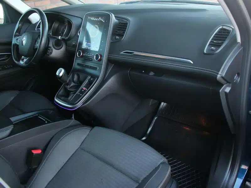 Renault Grand Scenic Radar*Navi*AsysToru*Blis*Kamera*Pdc360*TempACC*Komp*FullLed*GwarVGS III (2016-2021)
