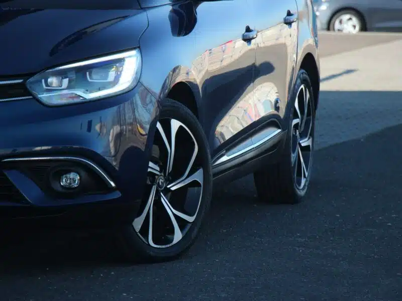 Renault Grand Scenic Radar*Navi*AsysToru*Blis*Kamera*Pdc360*TempACC*Komp*FullLed*GwarVGS III (2016-2021)