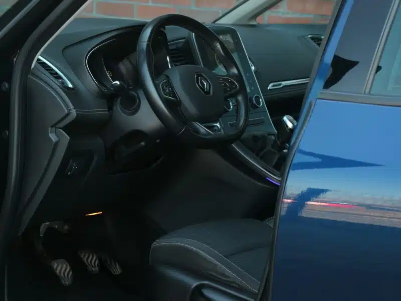 Renault Grand Scenic Radar*Navi*AsysToru*Blis*Kamera*Pdc360*TempACC*Komp*FullLed*GwarVGS III (2016-2021)