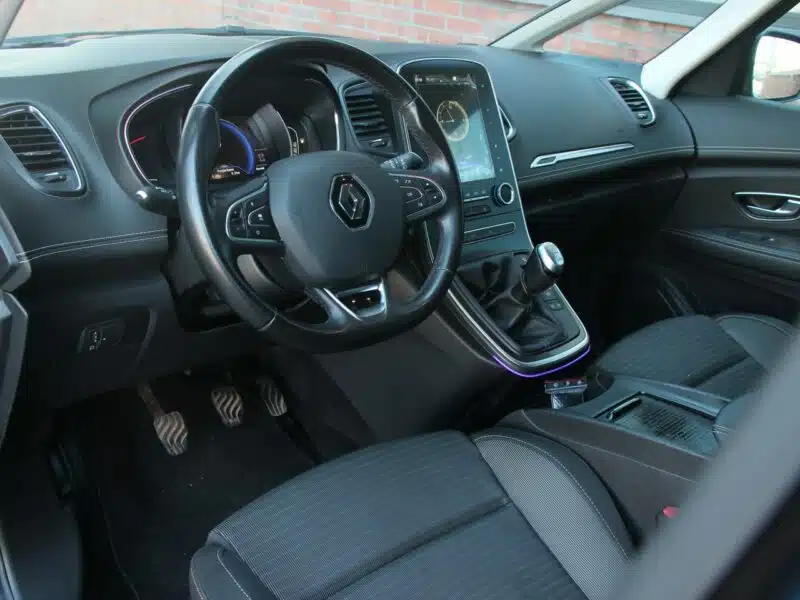 Renault Grand Scenic Radar*Navi*AsysToru*Blis*Kamera*Pdc360*TempACC*Komp*FullLed*GwarVGS III (2016-2021)