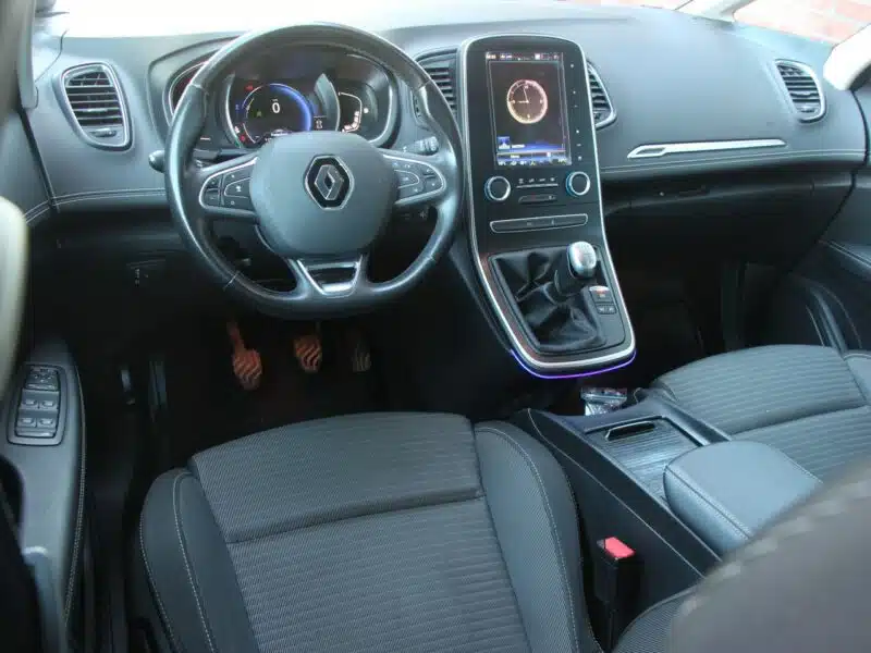 Renault Grand Scenic Radar*Navi*AsysToru*Blis*Kamera*Pdc360*TempACC*Komp*FullLed*GwarVGS III (2016-2021)