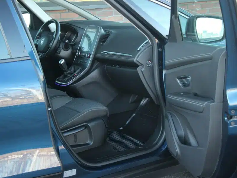 Renault Grand Scenic Radar*Navi*AsysToru*Blis*Kamera*Pdc360*TempACC*Komp*FullLed*GwarVGS III (2016-2021)