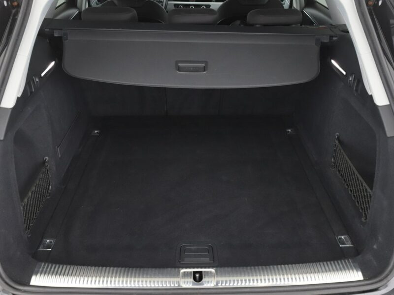 Audi A4 virtual cocpit navi xenon LED klima auto czujniki parkowania B9 (2015-)
