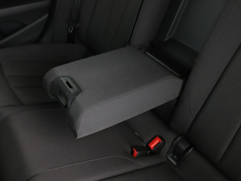 Audi A4 virtual cocpit navi xenon LED klima auto czujniki parkowania B9 (2015-)