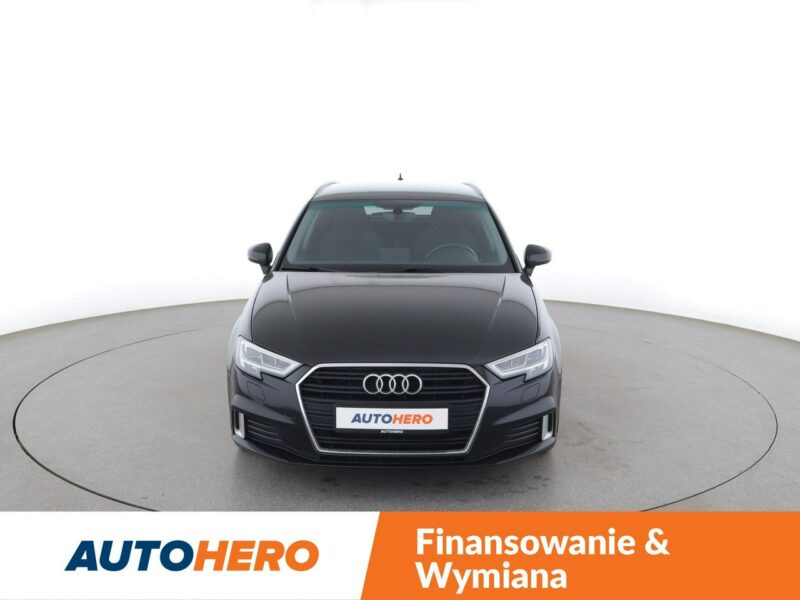 Audi A3 S-Tronic full LED klima auto navi czujniki parkowania grzane fotele 8Y