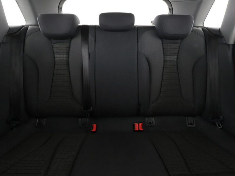 Audi A3 S-Tronic full LED klima auto navi czujniki parkowania grzane fotele 8Y