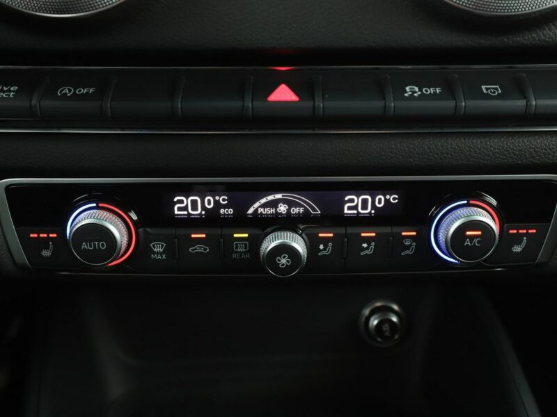 Audi A3 S-Tronic full LED klima auto navi czujniki parkowania grzane fotele 8Y