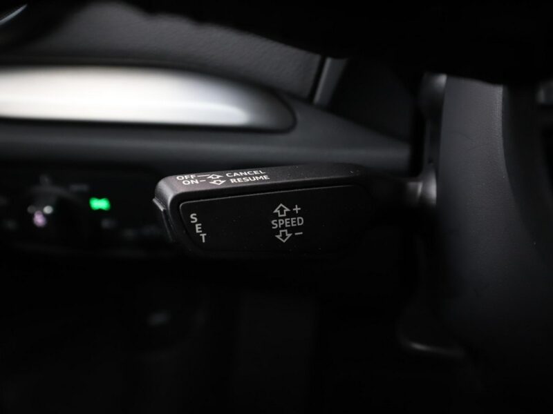 Audi A3 S-Tronic full LED klima auto navi czujniki parkowania grzane fotele 8Y