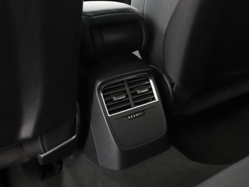 Audi A3 S-Tronic full LED klima auto navi czujniki parkowania grzane fotele 8Y