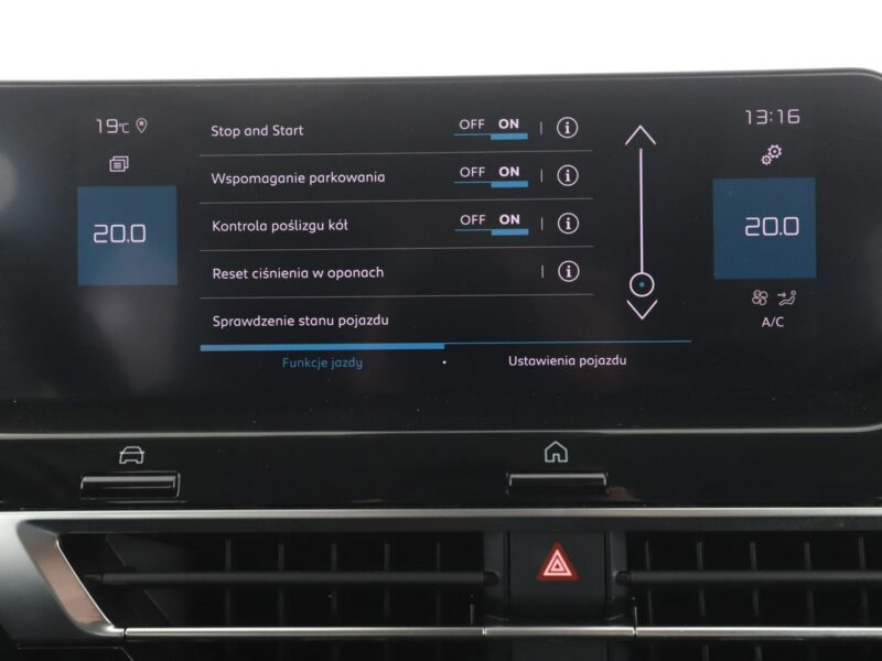 Citroen C4 Navi Kamera cofania Full LED Pół skóra Tempomat Bluetooth III (2020-)