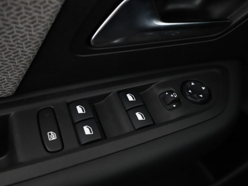 Citroen C4 Navi Kamera cofania Full LED Pół skóra Tempomat Bluetooth III (2020-)