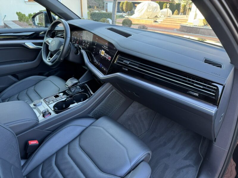 Volkswagen Touareg 3.0 V6 DSG R LINE Salon PL Bezwypadkowy Serwisowany Super Stan UNIKAT III (2018-)