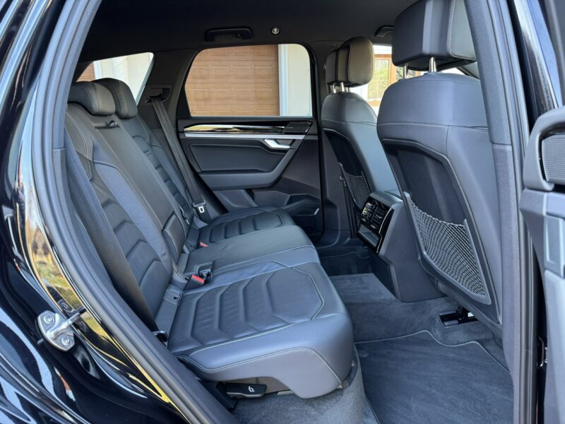 Volkswagen Touareg 3.0 V6 DSG R LINE Salon PL Bezwypadkowy Serwisowany Super Stan UNIKAT III (2018-)