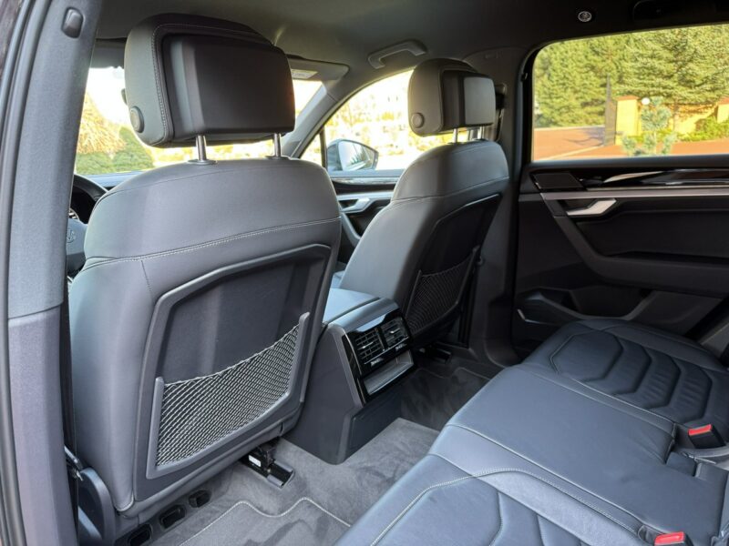 Volkswagen Touareg 3.0 V6 DSG R LINE Salon PL Bezwypadkowy Serwisowany Super Stan UNIKAT III (2018-)