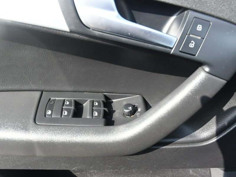 Audi A3 1.8Turbo S-Line,Serwis ( Full ) Navi,Pół-Skóry.Xenony.Klimatr 2 str. 8P (2003-2012)