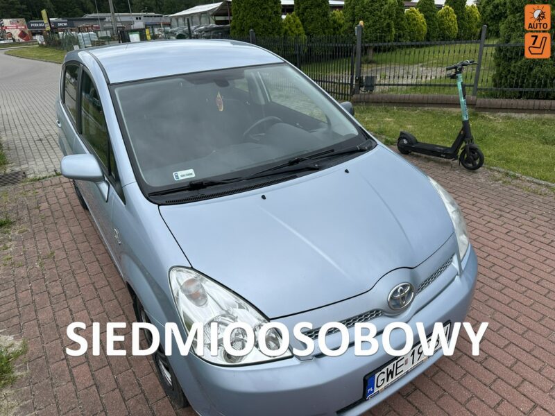 Toyota Corolla Verso Świeży olej, filtry, hamulce, 7 miejsc, klimatronik, hak, tempomat III (2004-2009)