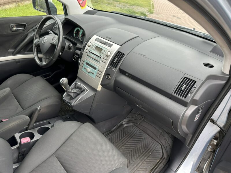 Toyota Corolla Verso Świeży olej, filtry, hamulce, 7 miejsc, klimatronik, hak, tempomat III (2004-2009)