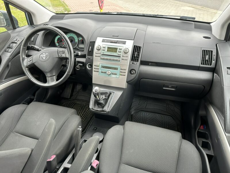 Toyota Corolla Verso Świeży olej, filtry, hamulce, 7 miejsc, klimatronik, hak, tempomat III (2004-2009)
