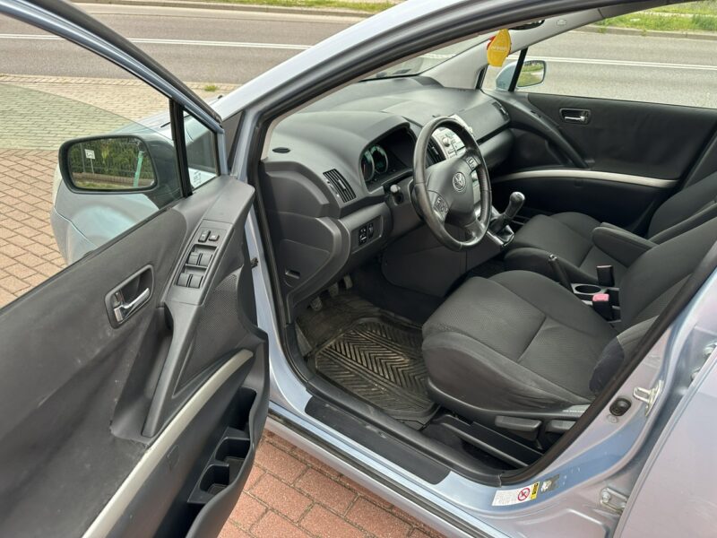 Toyota Corolla Verso Świeży olej, filtry, hamulce, 7 miejsc, klimatronik, hak, tempomat III (2004-2009)