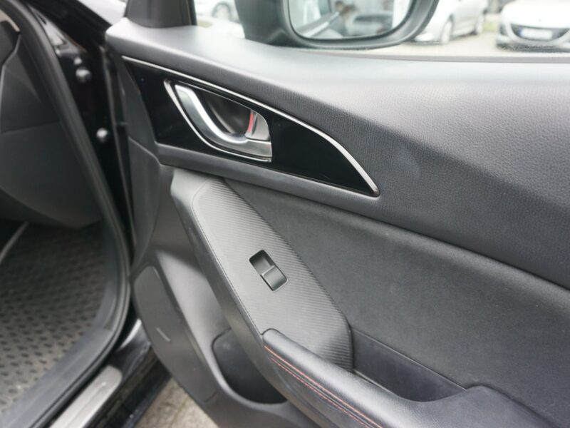 Mazda 3 zarejestrowany, ubezpieczony III (2013-)