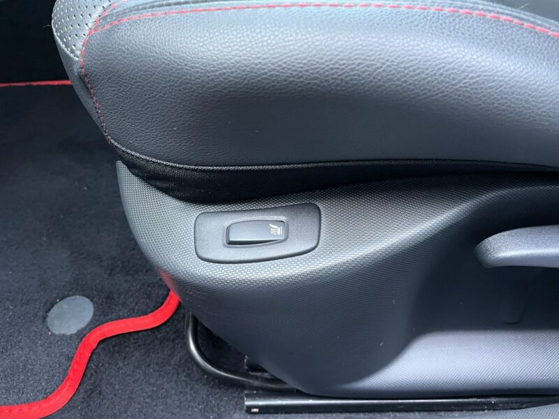 Renault Clio RS, LED, Klimatyzacja, Nawigacja, Tempomat,Podgrzewane Fotele,Bluetoth IV (2012-)
