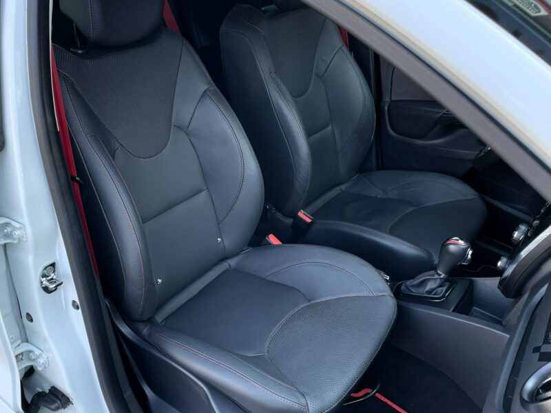 Renault Clio RS, LED, Klimatyzacja, Nawigacja, Tempomat,Podgrzewane Fotele,Bluetoth IV (2012-)