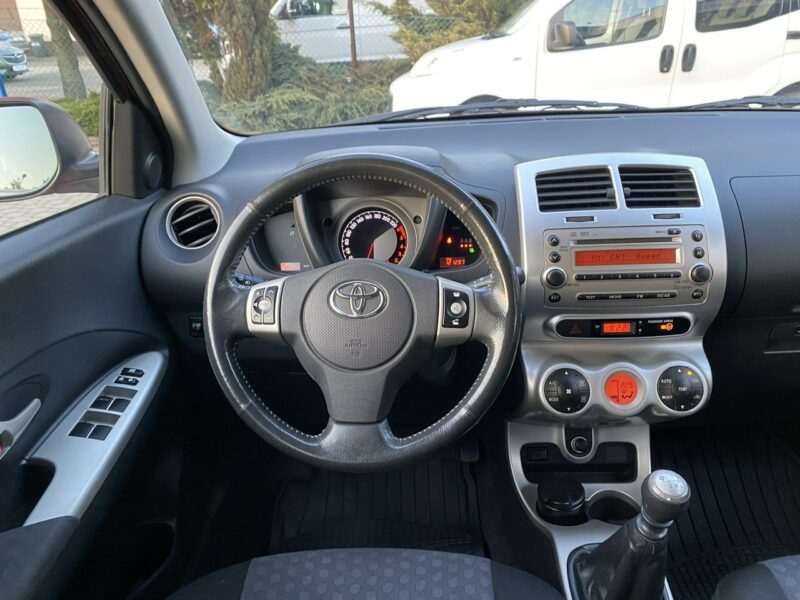 Toyota Urban Cruiser 4X4 1.4 90 KM ,Niski Przebieg,Gwarancja