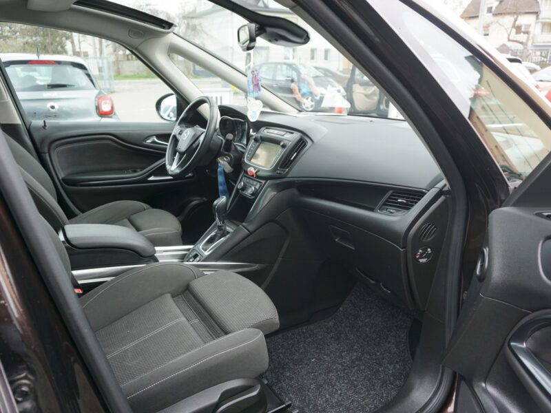 Opel Zafira zarejestrowany , ubezpieczony C (2011-)