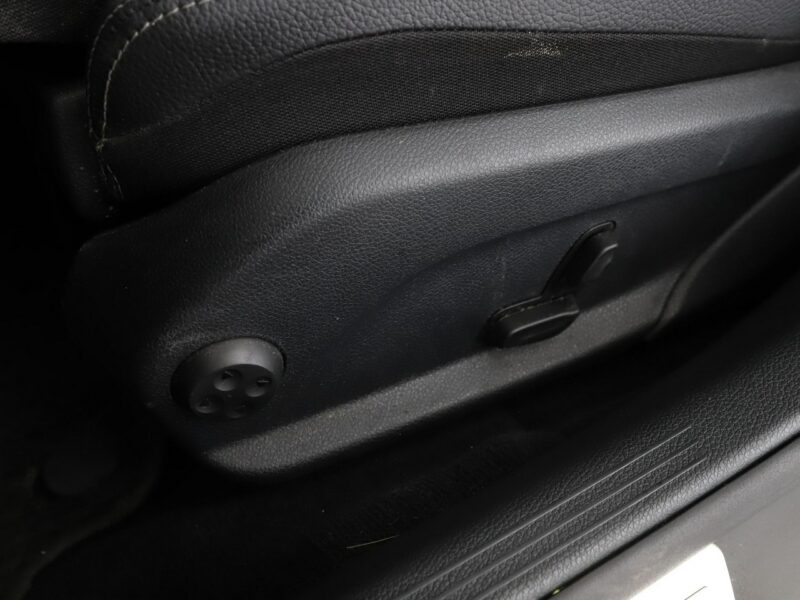 Mercedes C 180 Automat LED el. sterowane i ogrzewane fotele navi klima auto W205 (2014-2021)