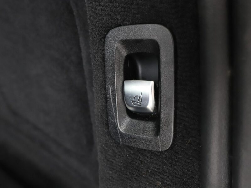 Mercedes C 180 Automat LED el. sterowane i ogrzewane fotele navi klima auto W205 (2014-2021)