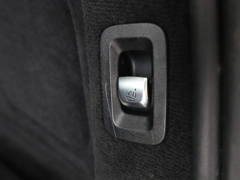 Mercedes C 180 Automat LED el. sterowane i ogrzewane fotele navi klima auto W205 (2014-2021)