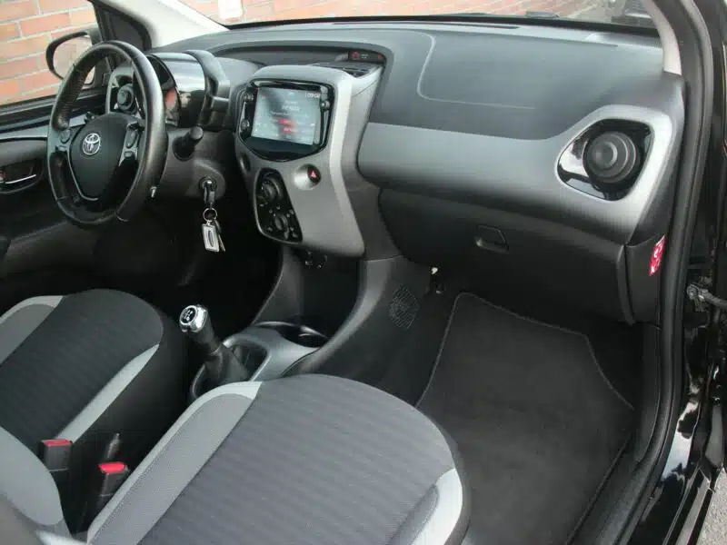 Toyota Aygo Navi*Radar*AsysToru*Klima*Kamera*Alu15*Esp*Led*BT*Android*Gwar VGS!!! II (2014-)