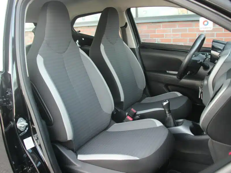 Toyota Aygo Navi*Radar*AsysToru*Klima*Kamera*Alu15*Esp*Led*BT*Android*Gwar VGS!!! II (2014-)