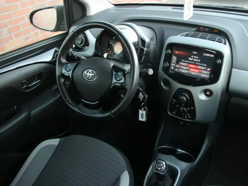 Toyota Aygo Navi*Radar*AsysToru*Klima*Kamera*Alu15*Esp*Led*BT*Android*Gwar VGS!!! II (2014-)