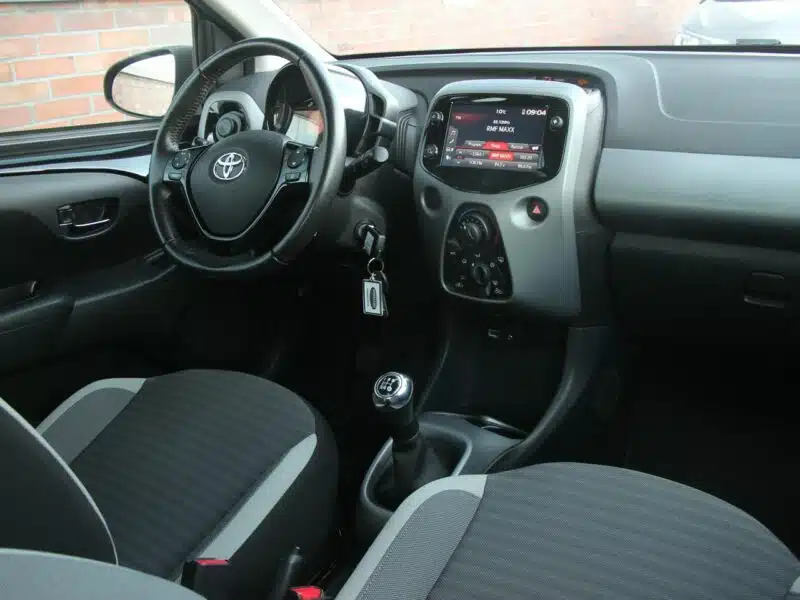 Toyota Aygo Navi*Radar*AsysToru*Klima*Kamera*Alu15*Esp*Led*BT*Android*Gwar VGS!!! II (2014-)