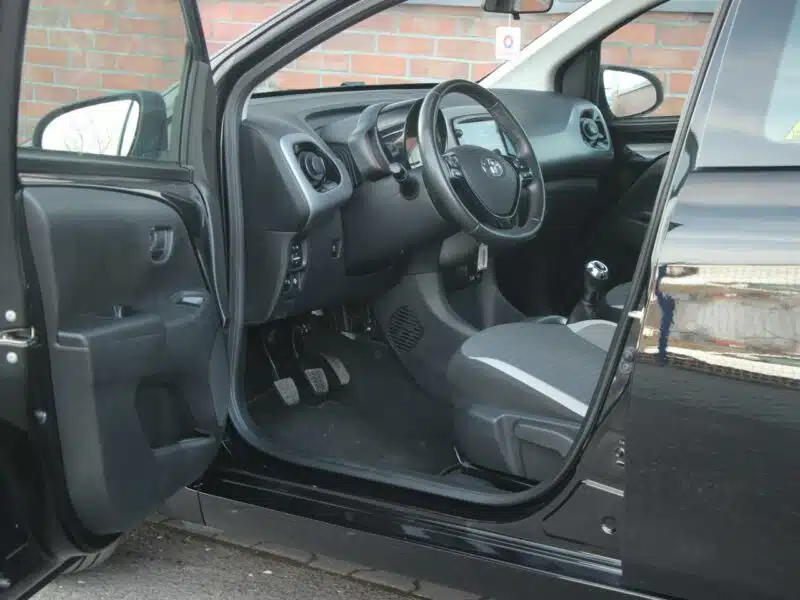 Toyota Aygo Navi*Radar*AsysToru*Klima*Kamera*Alu15*Esp*Led*BT*Android*Gwar VGS!!! II (2014-)