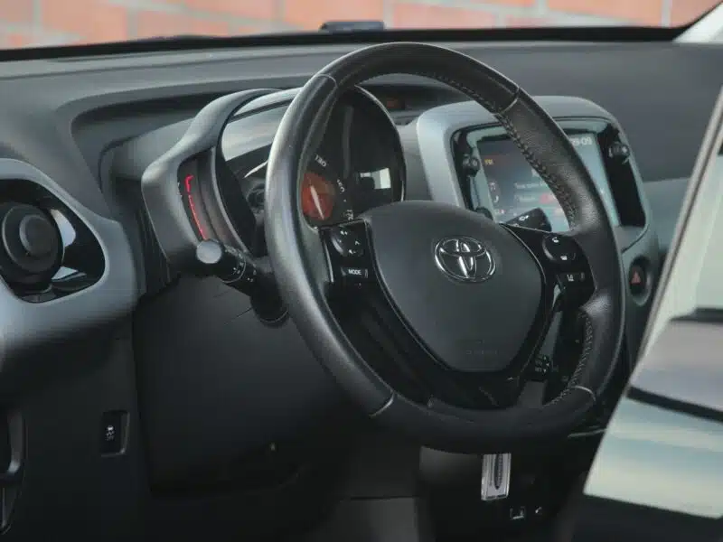 Toyota Aygo Navi*Radar*AsysToru*Klima*Kamera*Alu15*Esp*Led*BT*Android*Gwar VGS!!! II (2014-)