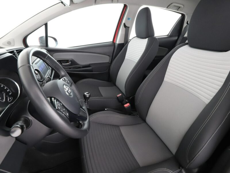 Toyota Yaris led klima alufelgi kamera cofania IV (2020-)