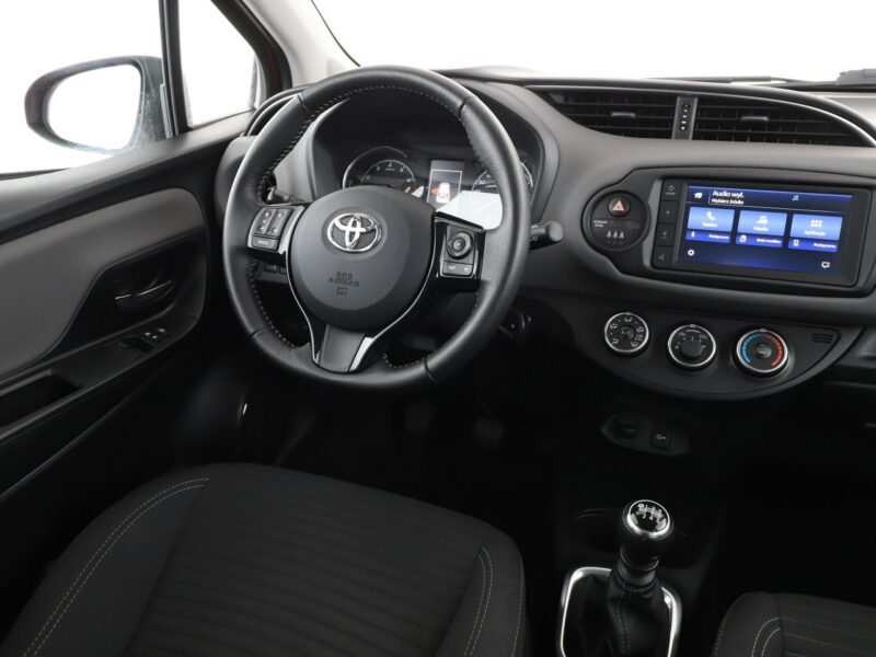 Toyota Yaris led klima alufelgi kamera cofania IV (2020-)