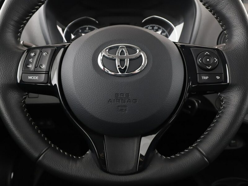 Toyota Yaris led klima alufelgi kamera cofania IV (2020-)