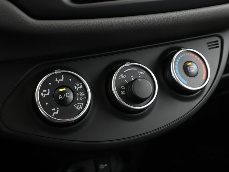 Toyota Yaris led klima alufelgi kamera cofania IV (2020-)