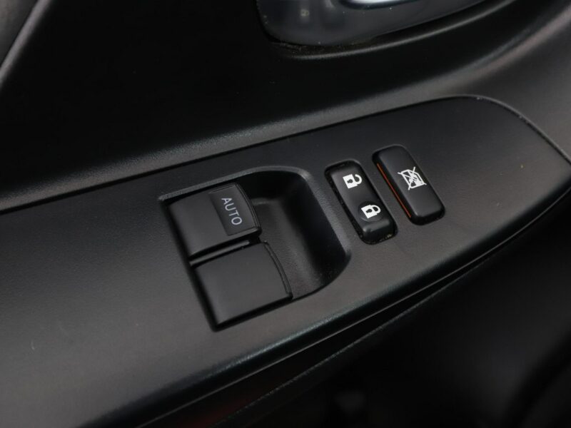 Toyota Yaris led klima alufelgi kamera cofania IV (2020-)