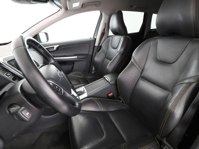 Volvo XC 60 Automat Summum 2WD Podgrzewane fotele Navi Czujniki parkowania I (2008-2017)