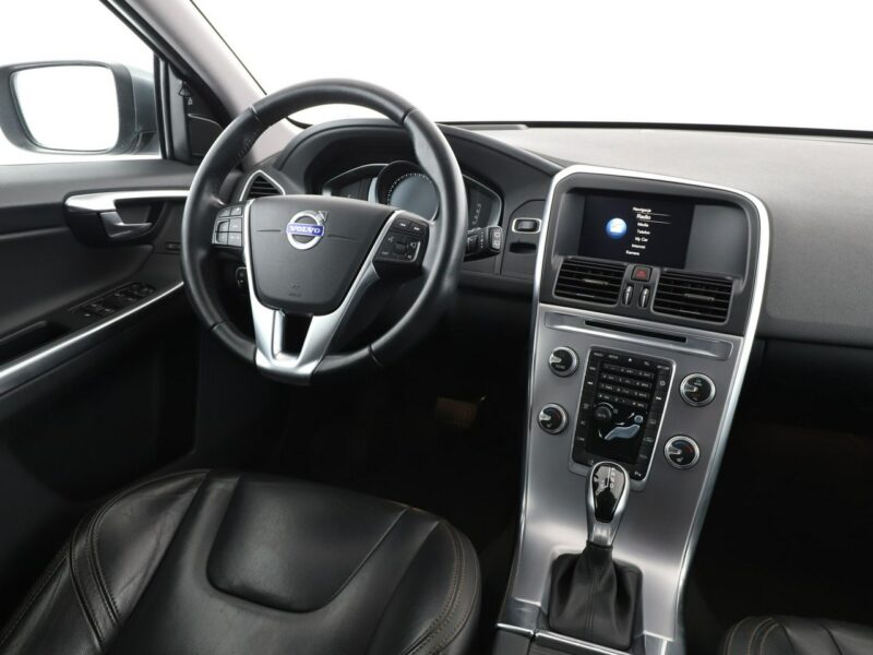 Volvo XC 60 Automat Summum 2WD Podgrzewane fotele Navi Czujniki parkowania I (2008-2017)