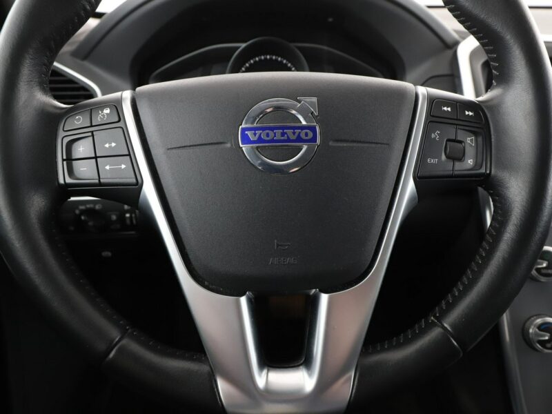 Volvo XC 60 Automat Summum 2WD Podgrzewane fotele Navi Czujniki parkowania I (2008-2017)