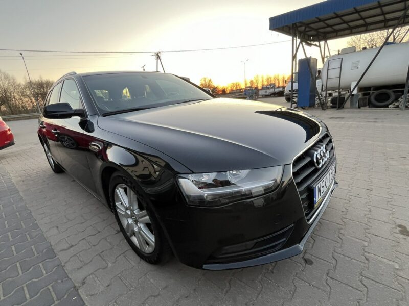 Audi A4 Audi A4 B8 Lift 2.0TDi 2012r Klimatyzacja Ruda Skóra Serwis Zarejestro B8 (2007-2015)